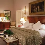 Hotel Marlfield House Relais Et Chateaux