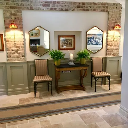 Hotel Marlfield House Relais Et Chateaux
