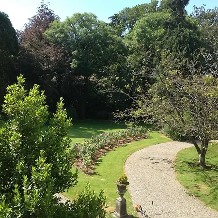 Marlfield House Relais Et Chateaux מלון